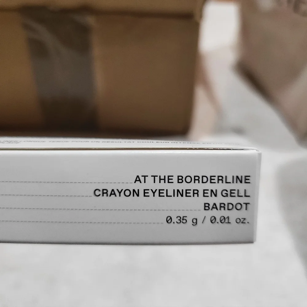 Rem Beauty At The Borderline Gel Eyeliner Pencil In BARDOT